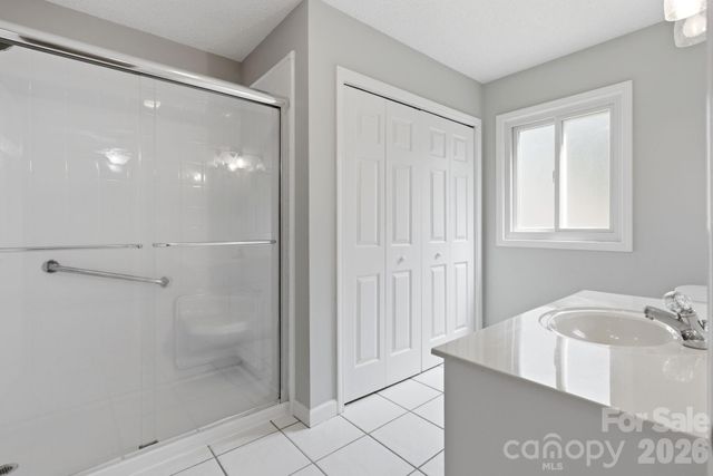 188 39th Avenue Court NW, Hickory, NC 28601
