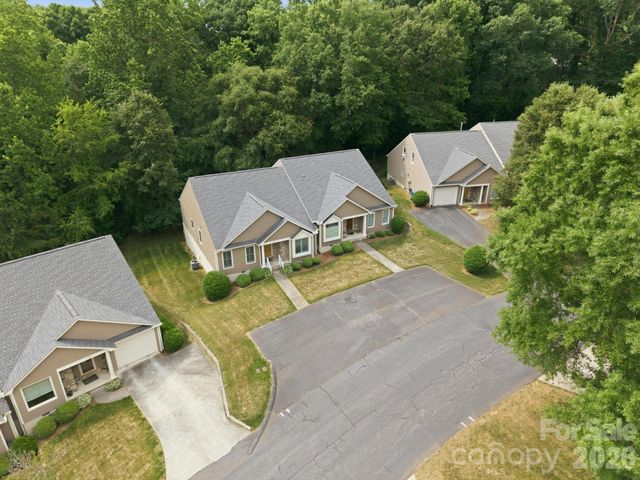 188 39th Avenue Court NW, Hickory, NC 28601