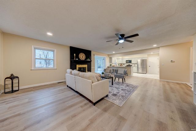 5732 E Sycamore Street, Evansville, IN 47715