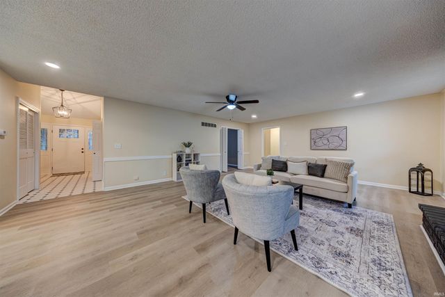 5732 E Sycamore Street, Evansville, IN 47715