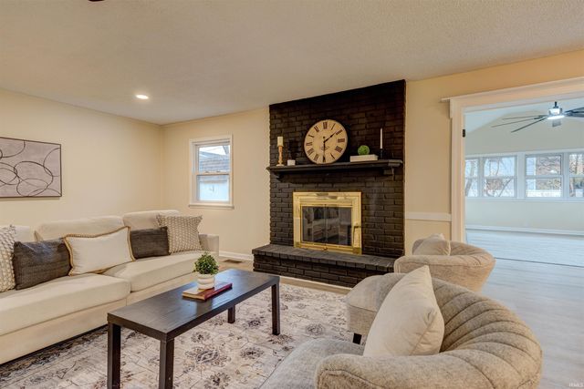 5732 E Sycamore Street, Evansville, IN 47715