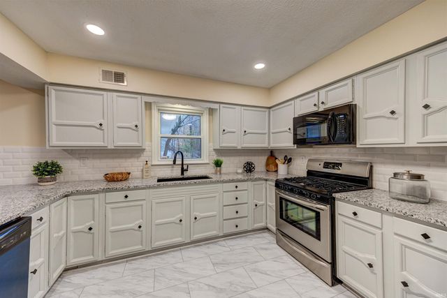 5732 E Sycamore Street, Evansville, IN 47715