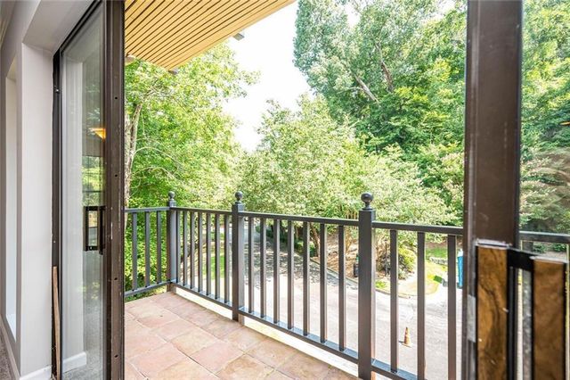 26202 Plantation Drive NE 202, Atlanta, GA 30324