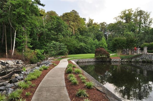 26202 Plantation Drive NE 202, Atlanta, GA 30324