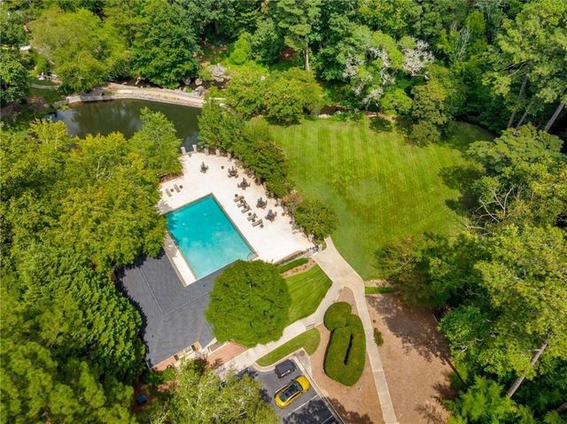 26202 Plantation Drive NE 202, Atlanta, GA 30324