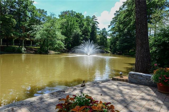 26202 Plantation Drive NE 202, Atlanta, GA 30324