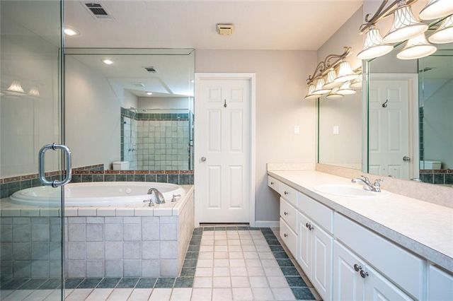 26202 Plantation Drive NE 202, Atlanta, GA 30324