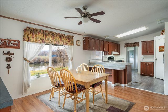 12 Moonlight Drive, Oroville, WA 98844