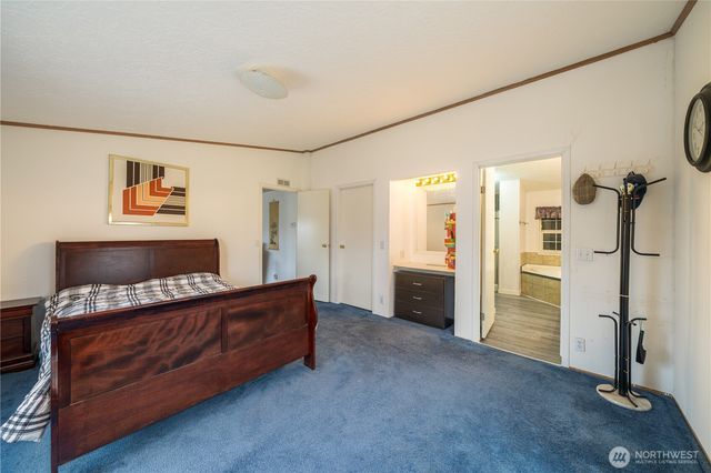 12 Moonlight Drive, Oroville, WA 98844