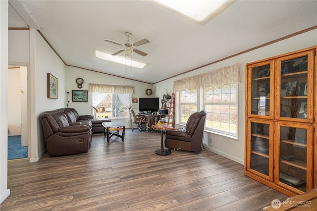 12 Moonlight Drive, Oroville, WA 98844