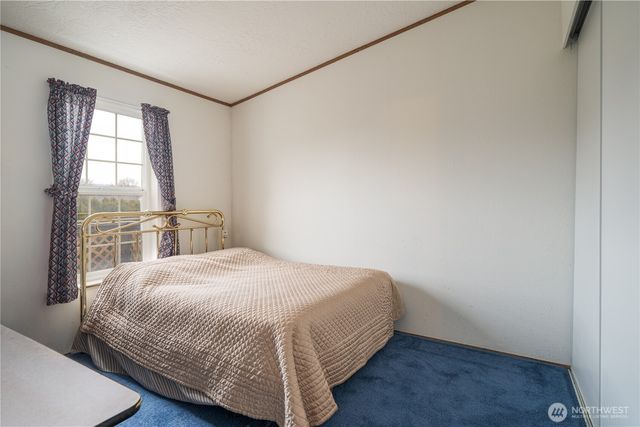 12 Moonlight Drive, Oroville, WA 98844