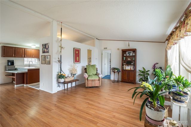 12 Moonlight Drive, Oroville, WA 98844