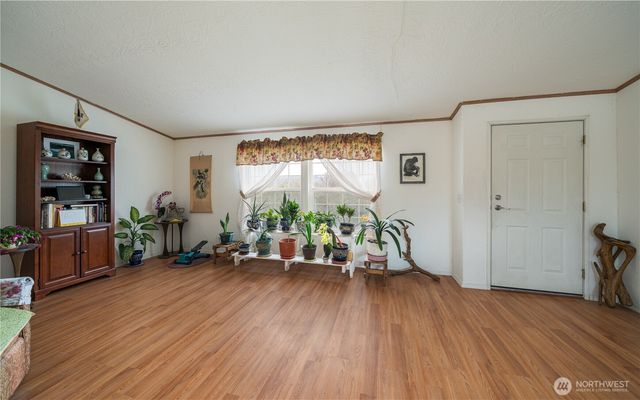 12 Moonlight Drive, Oroville, WA 98844