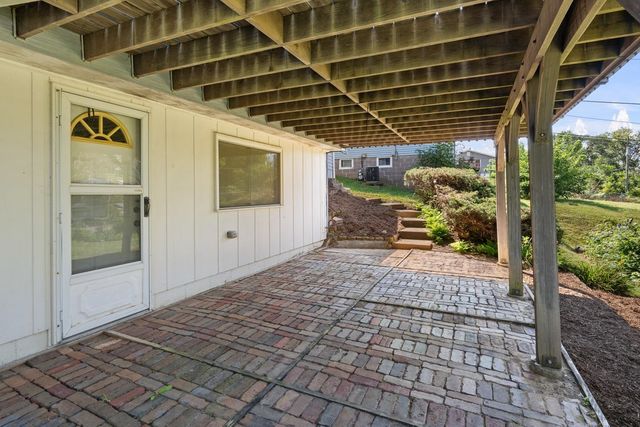 4334 N Hancock Avenue, Davenport, IA 52806