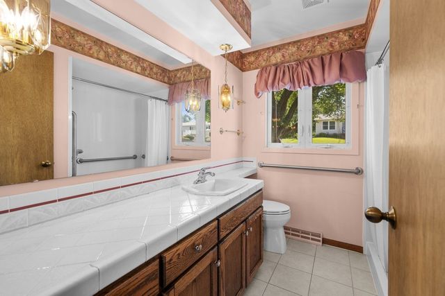 4334 N Hancock Avenue, Davenport, IA 52806