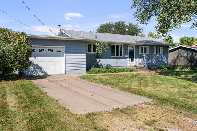 4334 N Hancock Avenue, Davenport, IA 52806