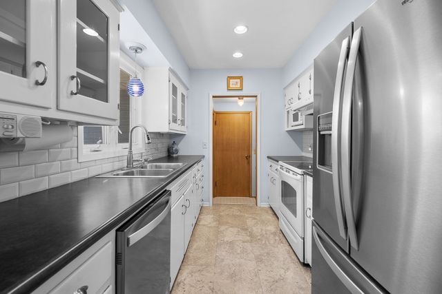 4334 N Hancock Avenue, Davenport, IA 52806