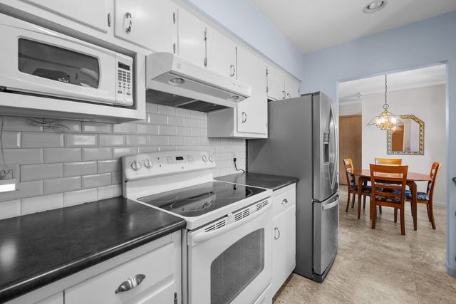 4334 N Hancock Avenue, Davenport, IA 52806