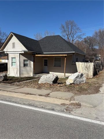 805 Mason Avenue, St Joseph, MO 64504