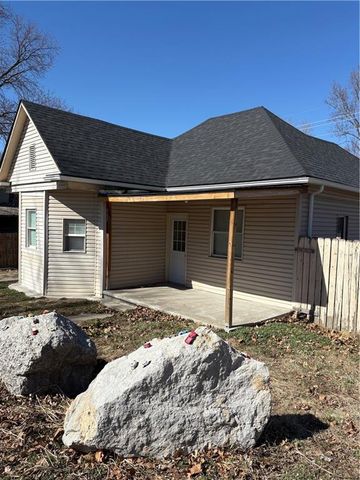 805 Mason Avenue, St Joseph, MO 64504