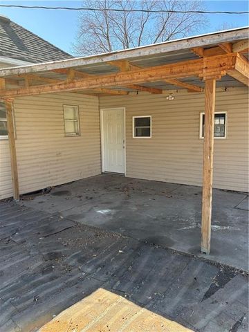 805 Mason Avenue, St Joseph, MO 64504