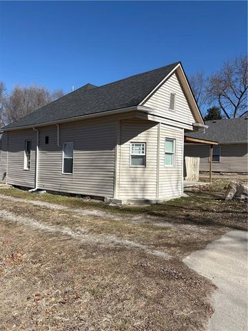 805 Mason Avenue, St Joseph, MO 64504