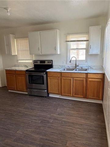 805 Mason Avenue, St Joseph, MO 64504