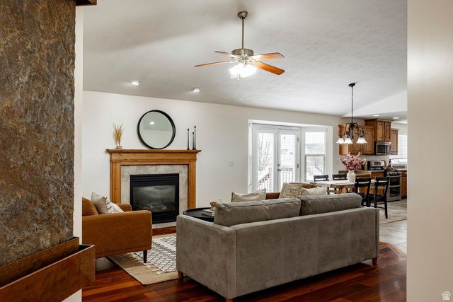 1420 W JORDAN HILLS DR, South Jordan, UT 84095