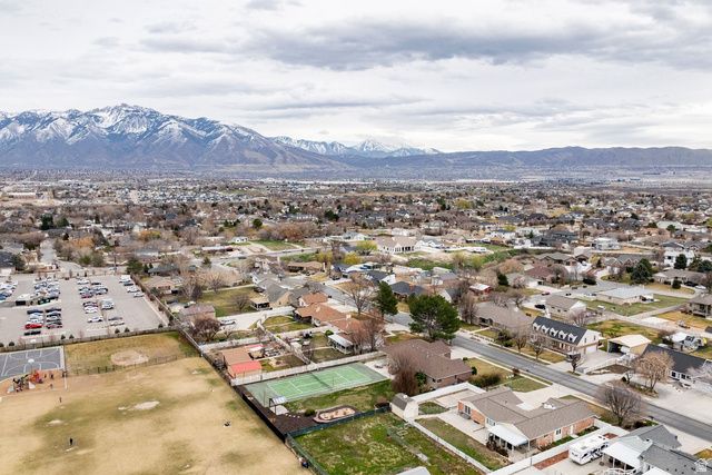 1420 W JORDAN HILLS DR, South Jordan, UT 84095