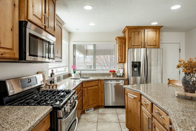 1420 W JORDAN HILLS DR, South Jordan, UT 84095