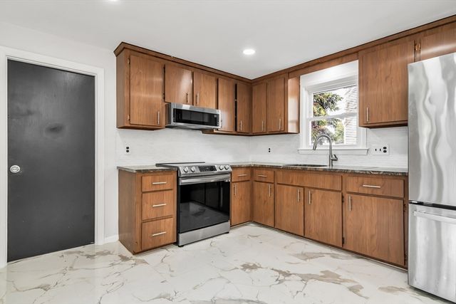 7-B Stevens St, Lawrence, MA 01843