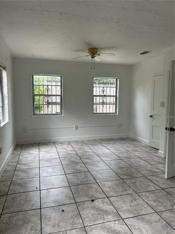 1012 NE 1ST AVENUE, Gainesville, FL 32601