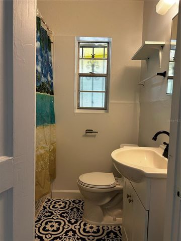 1012 NE 1ST AVENUE, Gainesville, FL 32601