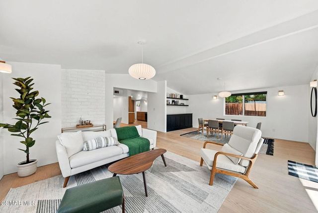 20710 Haynes Street, Winnetka, CA 91306