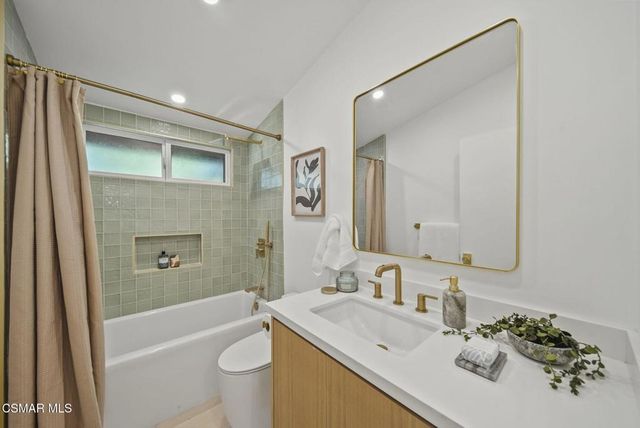 20710 Haynes Street, Winnetka, CA 91306