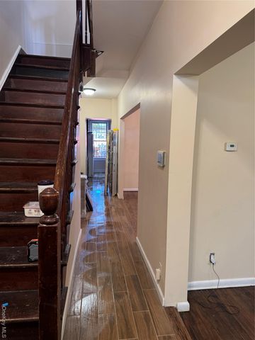 776 Hewitt, Bronx, NY 10455