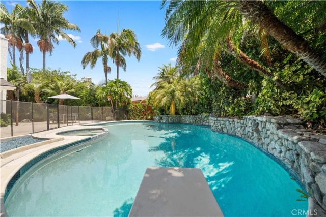 58 Fulton, Irvine, CA 92620