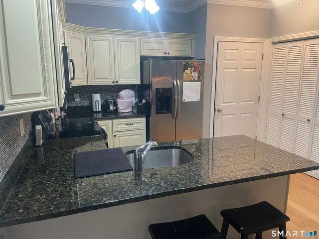 130 Meridian Street 301, Groton, CT 06340