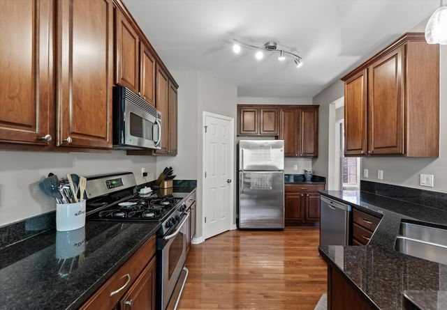24323 Heatherwood Drive, South Lyon City, MI 48178
