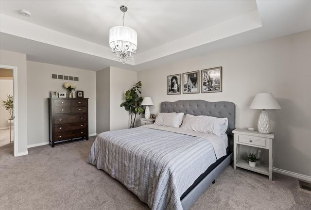 24323 Heatherwood Drive, South Lyon City, MI 48178