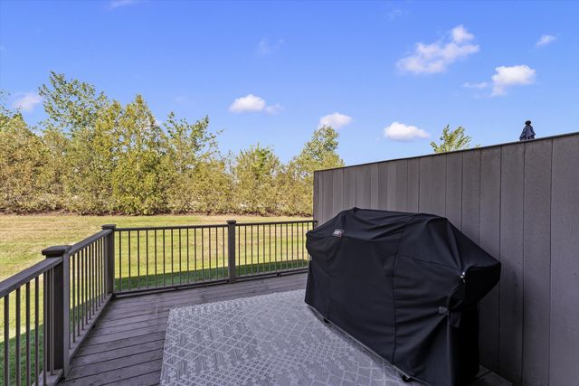 24323 Heatherwood Drive, South Lyon City, MI 48178