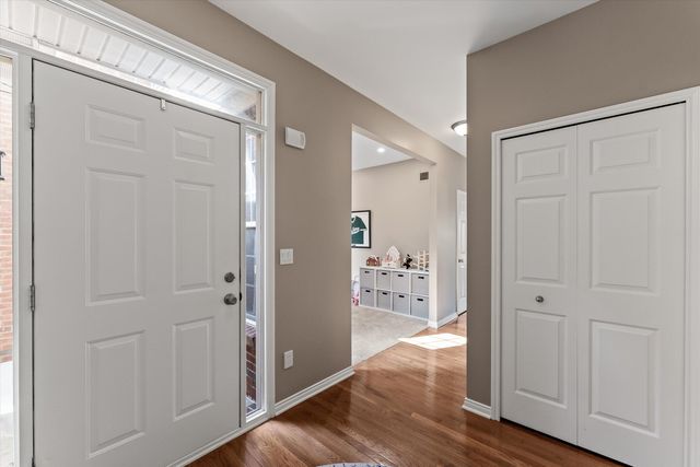 24323 Heatherwood Drive, South Lyon City, MI 48178