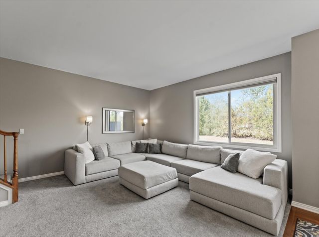 24323 Heatherwood Drive, South Lyon City, MI 48178