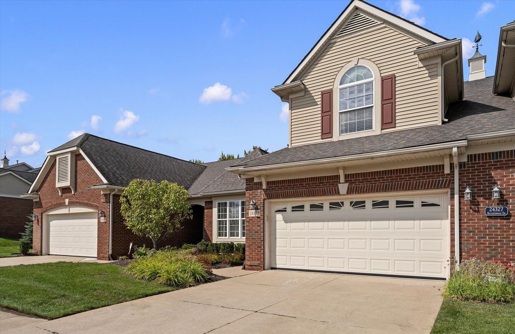24323 Heatherwood Drive, South Lyon City, MI 48178