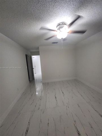 1459 Yellowthroat St, Homestead, FL 33035