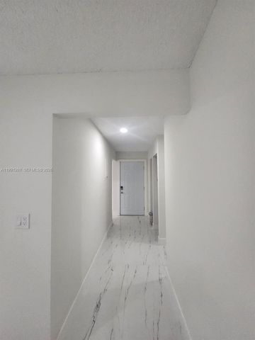 1459 Yellowthroat St, Homestead, FL 33035