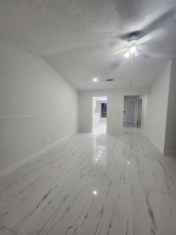 1459 Yellowthroat St, Homestead, FL 33035