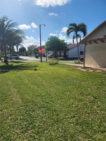 1459 Yellowthroat St, Homestead, FL 33035