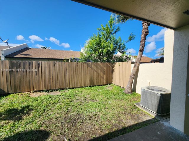 1459 Yellowthroat St, Homestead, FL 33035