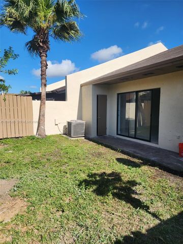 1459 Yellowthroat St, Homestead, FL 33035